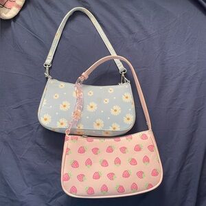 strawberry and daisy shoulder bags🩷